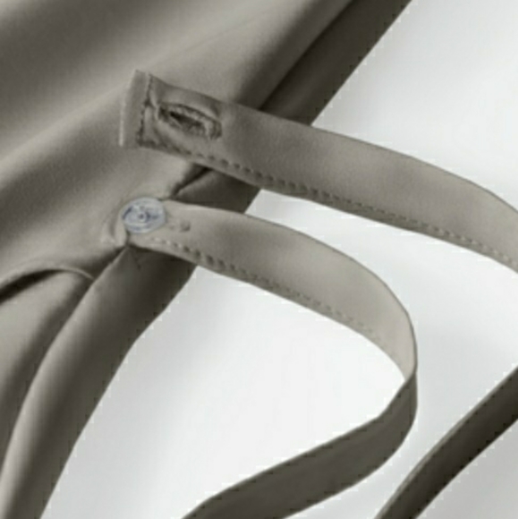 Flutter Sleeve Scrub top - Picture 4 of 4